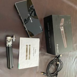 NWOT never used Android Smart Projector Model C800S